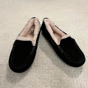 UGG AINSLEY SLIPPERS 9 BLACK